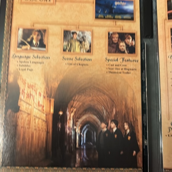 Harry Potter and the Chamber of Secrets DVD Collectors Edition - Picture 2 of 8